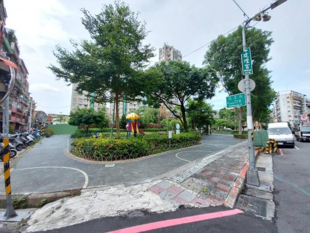 台北萬華大樓法拍-4