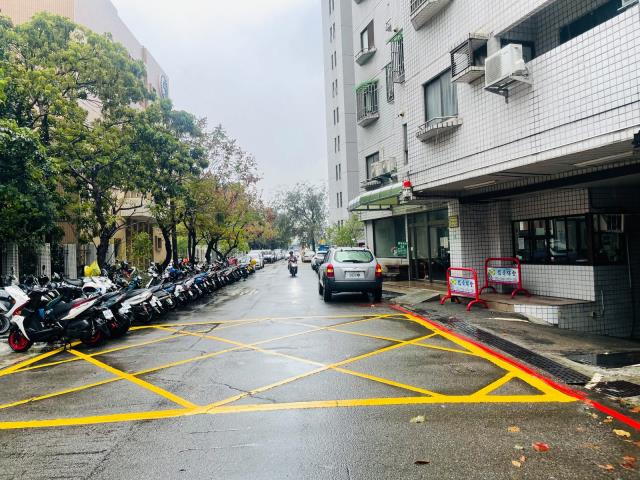 西屯大樓拍賣-11